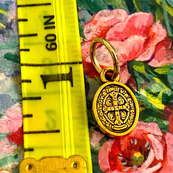 5/$10❤️❤️❤️NEW Brass Cross & Monk Charm Pendant - Picture 2 of 3